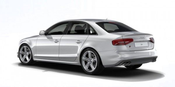 Audi A4 B8 — боковой вид